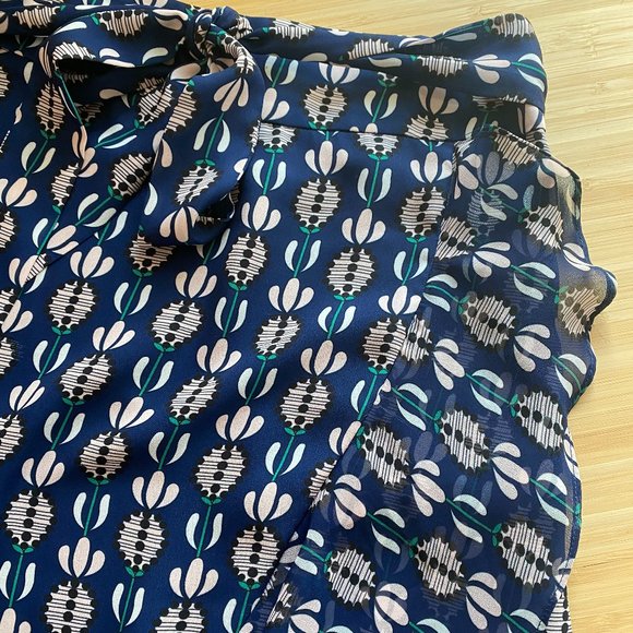 Tristan ruffled skirt with tie at the waist, size 10 - Picture 3 of 6